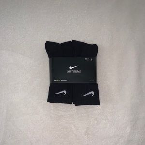 Nike crew socks. [2pk] [L]